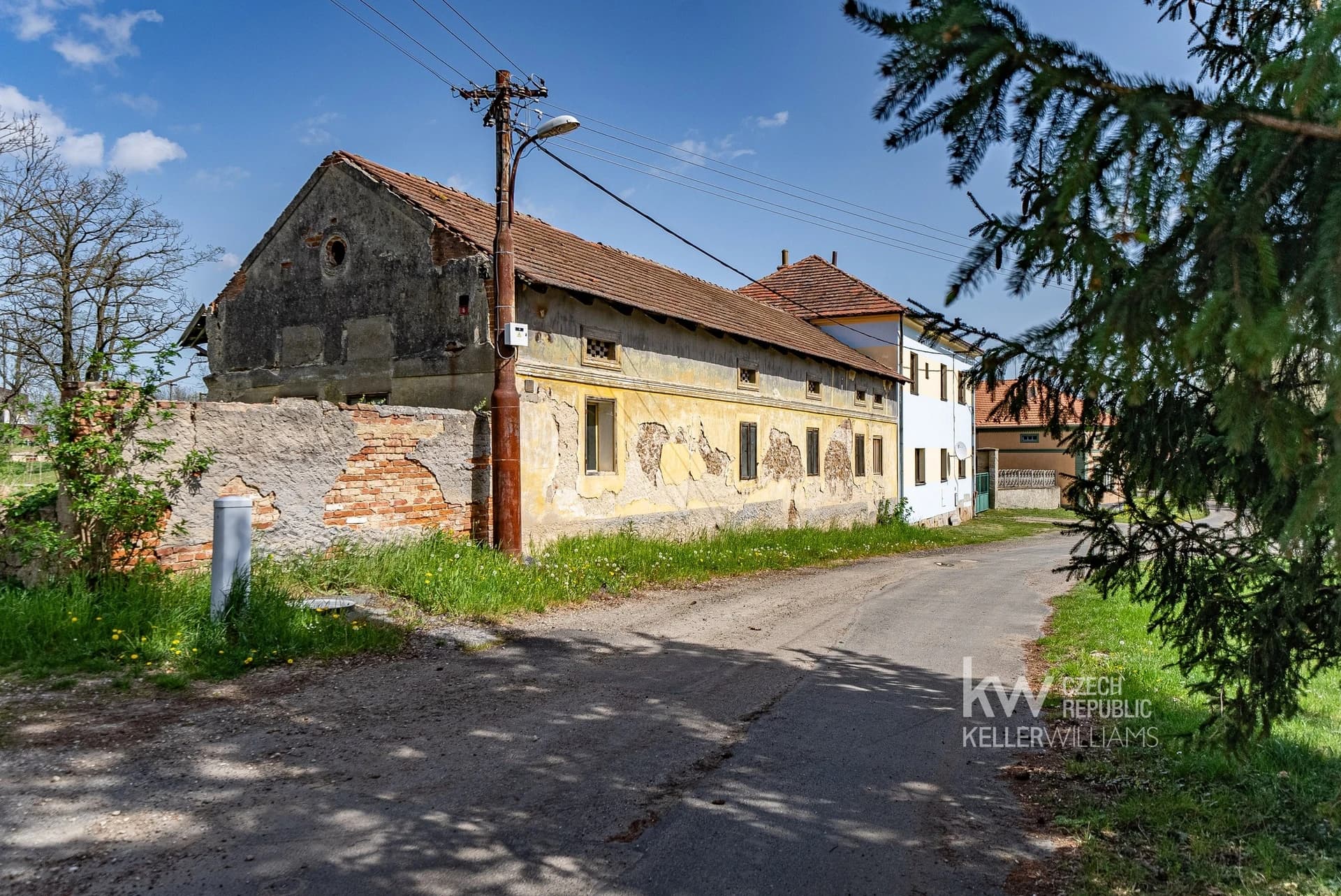 nezadáno