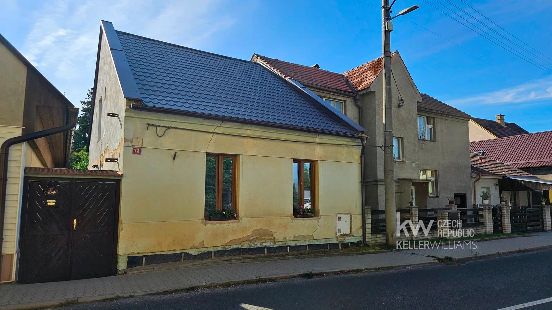 pohled dům z ulice